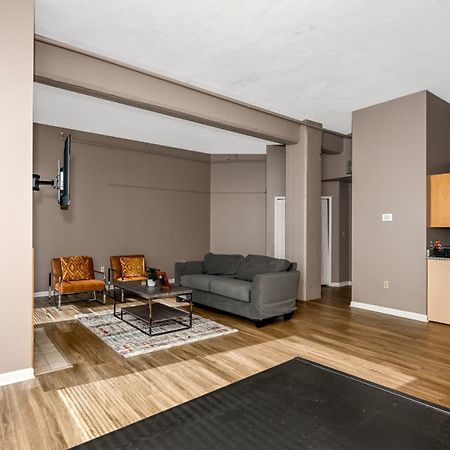 2 Bath Prkg+Gym+Sauna Perk Plaza +30 Day Cleveland Esterno foto