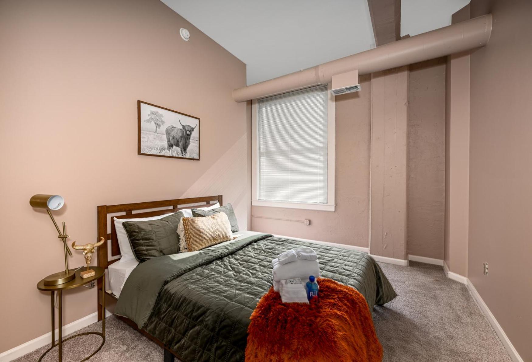 2 Bath Prkg+Gym+Sauna Perk Plaza +30 Day Cleveland Esterno foto