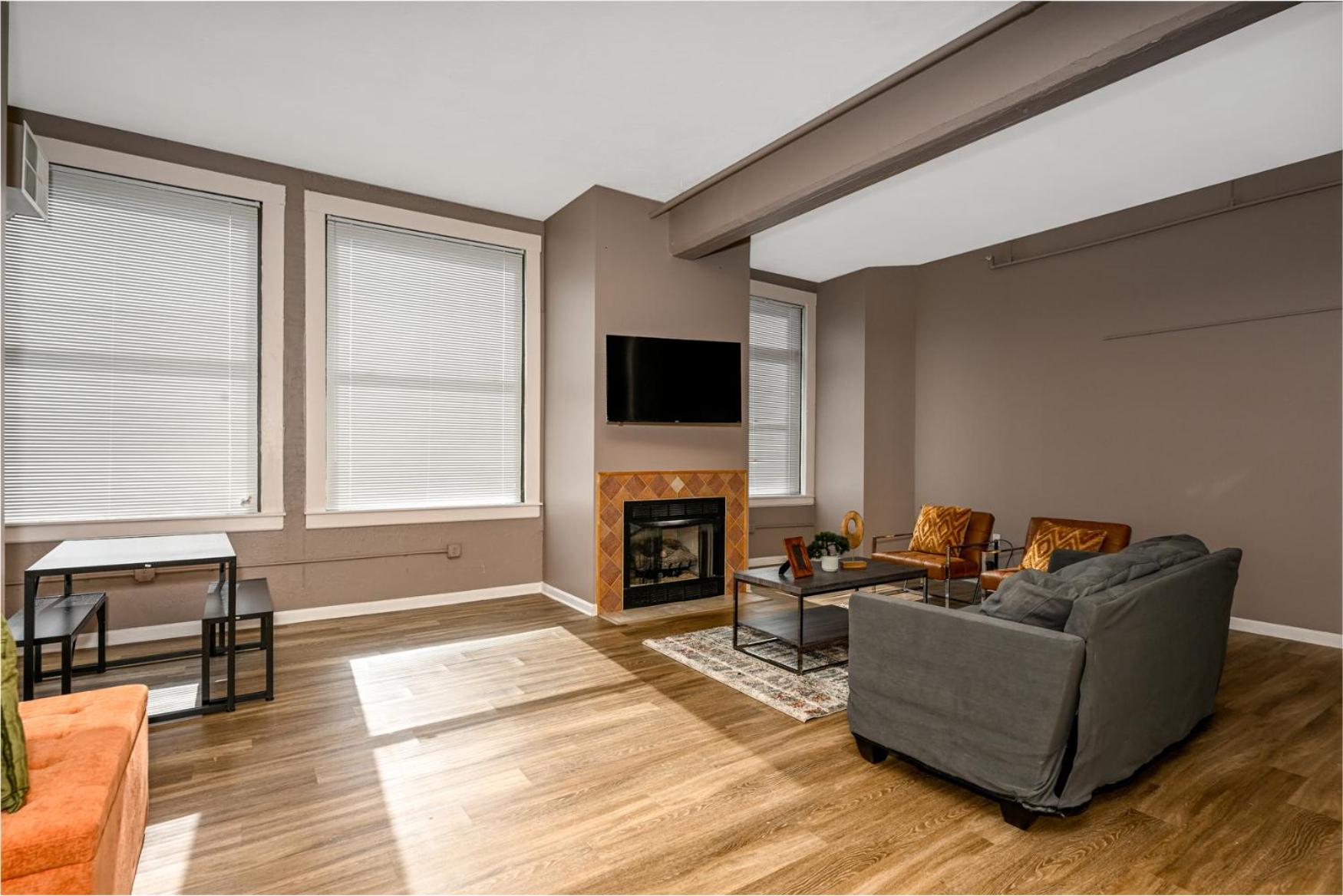 2 Bath Prkg+Gym+Sauna Perk Plaza +30 Day Cleveland Esterno foto