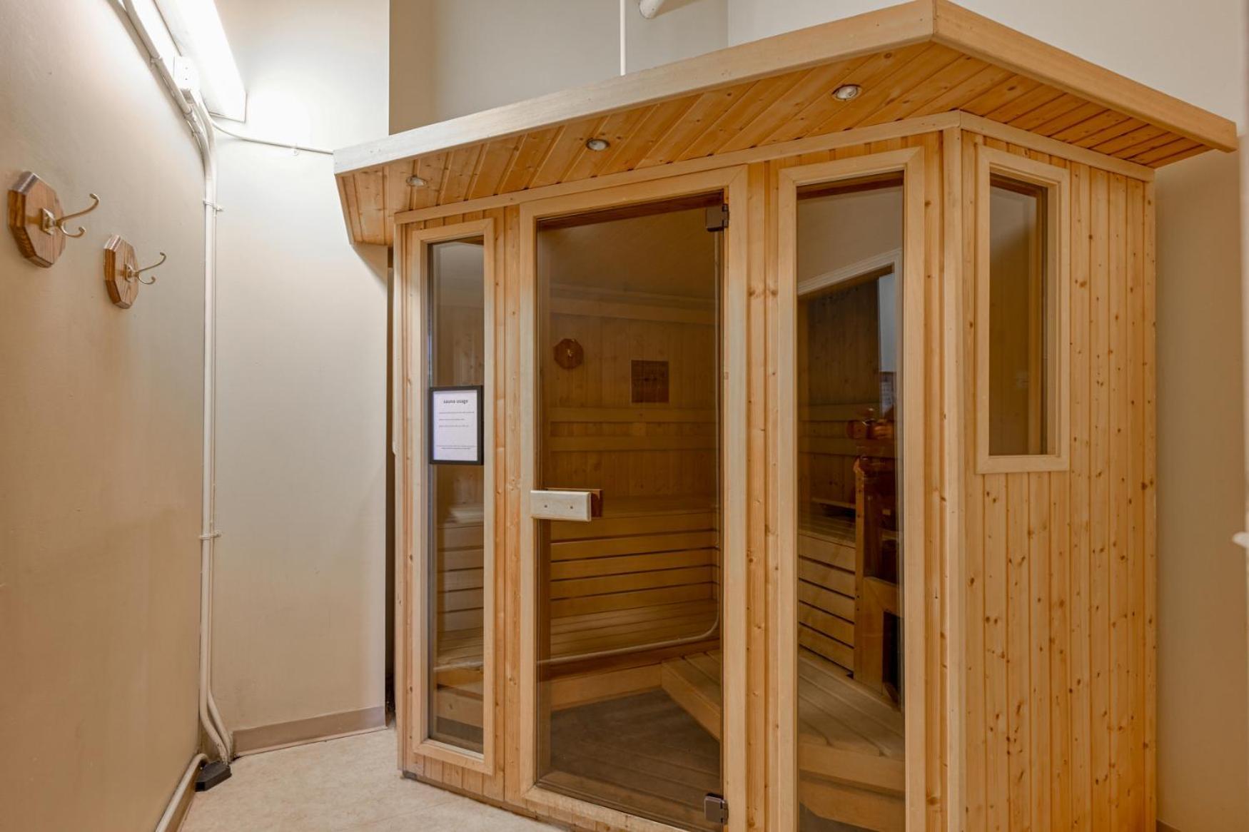 2 Bath Prkg+Gym+Sauna Perk Plaza +30 Day Cleveland Esterno foto