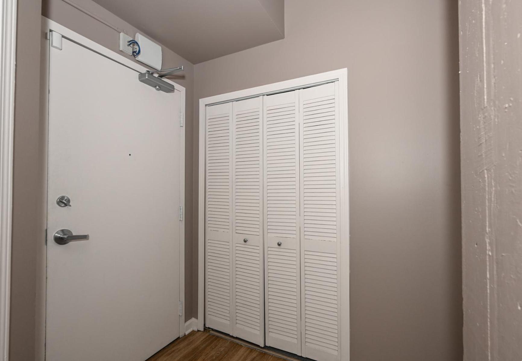 2 Bath Prkg+Gym+Sauna Perk Plaza +30 Day Cleveland Esterno foto
