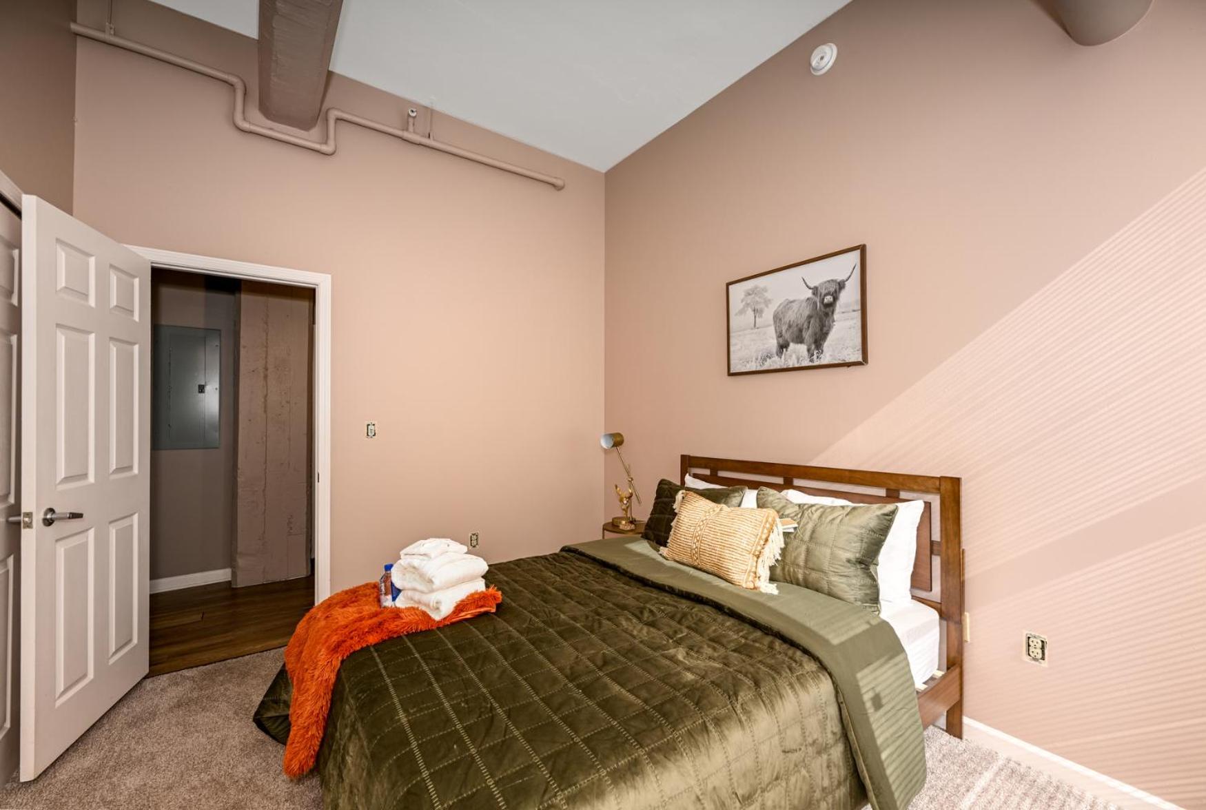2 Bath Prkg+Gym+Sauna Perk Plaza +30 Day Cleveland Esterno foto