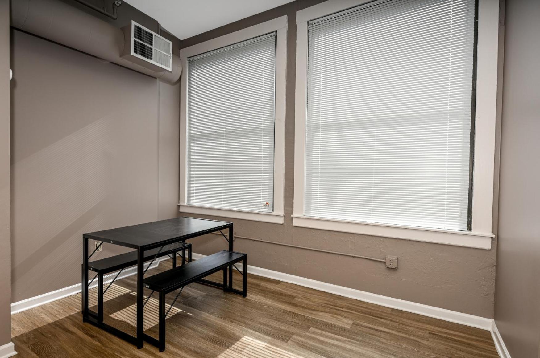 2 Bath Prkg+Gym+Sauna Perk Plaza +30 Day Cleveland Esterno foto