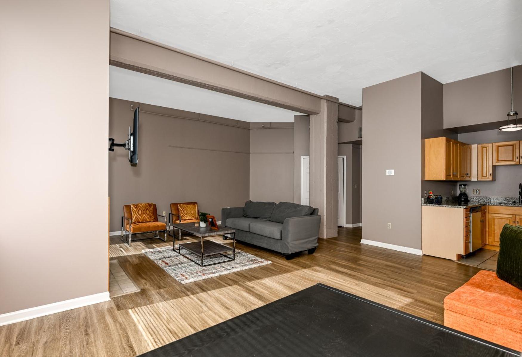 2 Bath Prkg+Gym+Sauna Perk Plaza +30 Day Cleveland Esterno foto