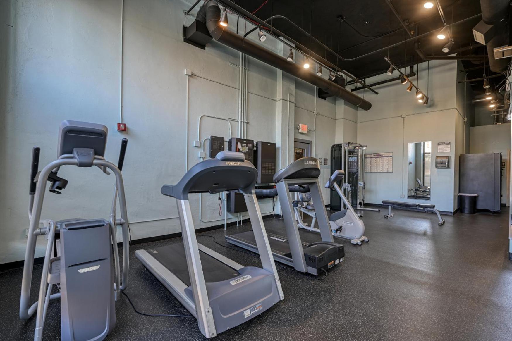 2 Bath Prkg+Gym+Sauna Perk Plaza +30 Day Cleveland Esterno foto