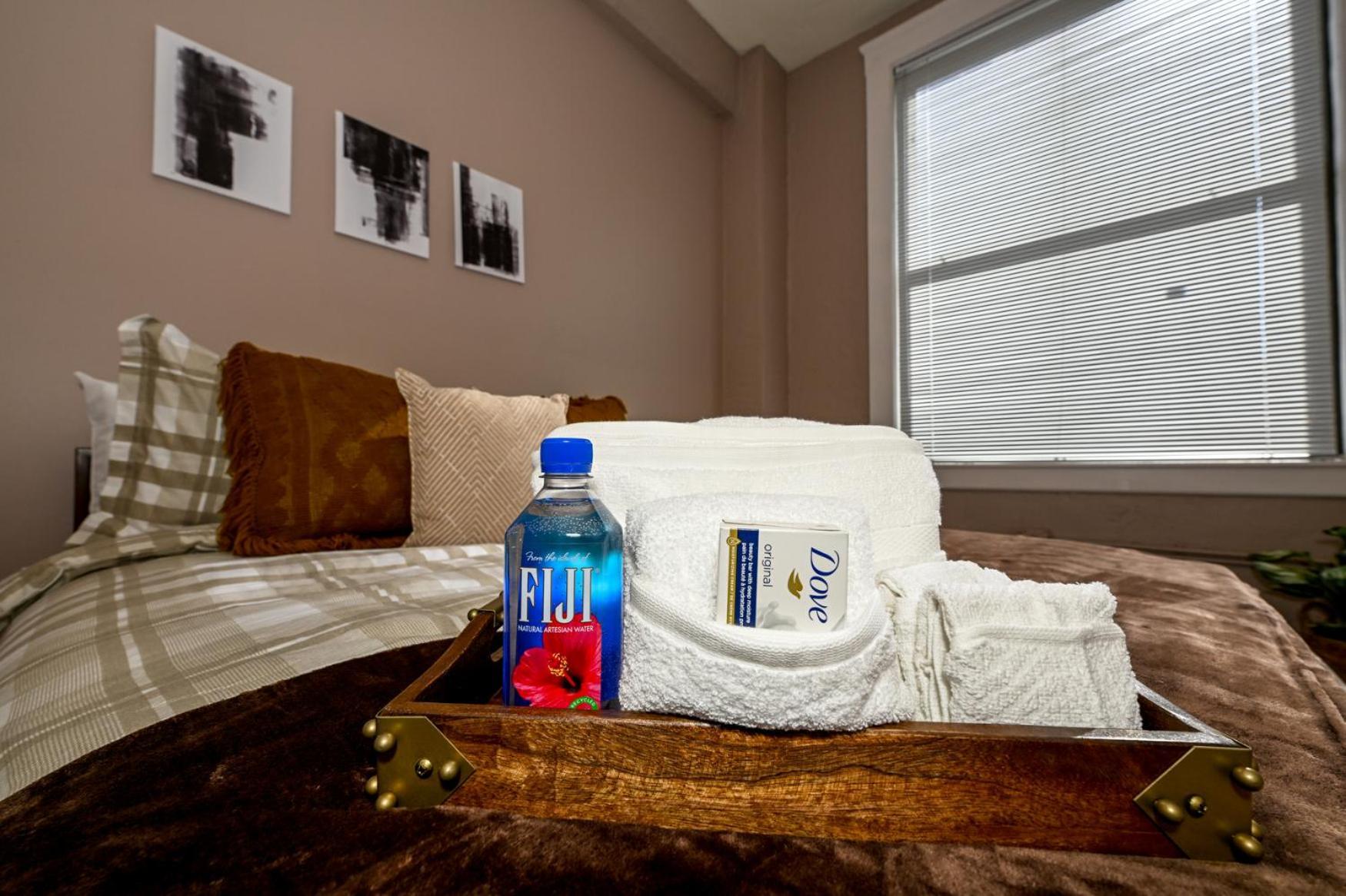 2 Bath Prkg+Gym+Sauna Perk Plaza +30 Day Cleveland Esterno foto