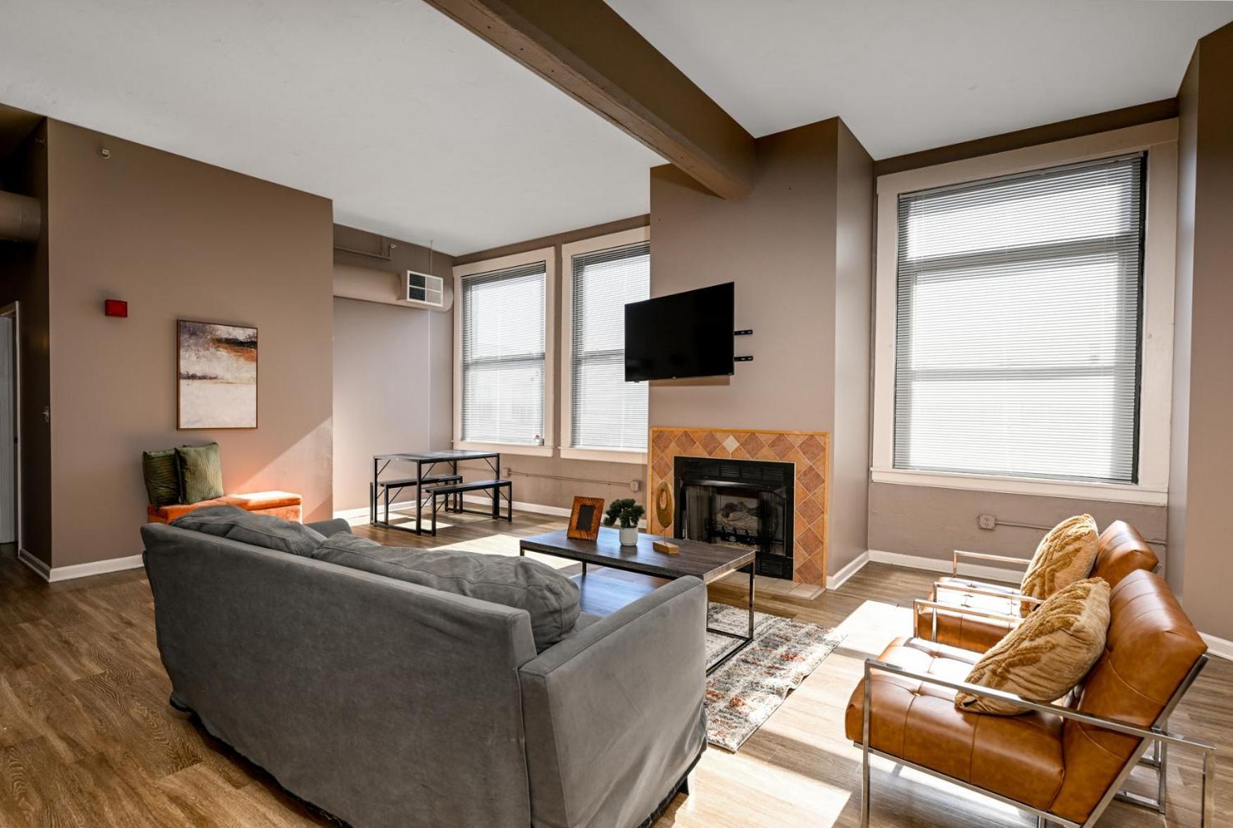 2 Bath Prkg+Gym+Sauna Perk Plaza +30 Day Cleveland Esterno foto