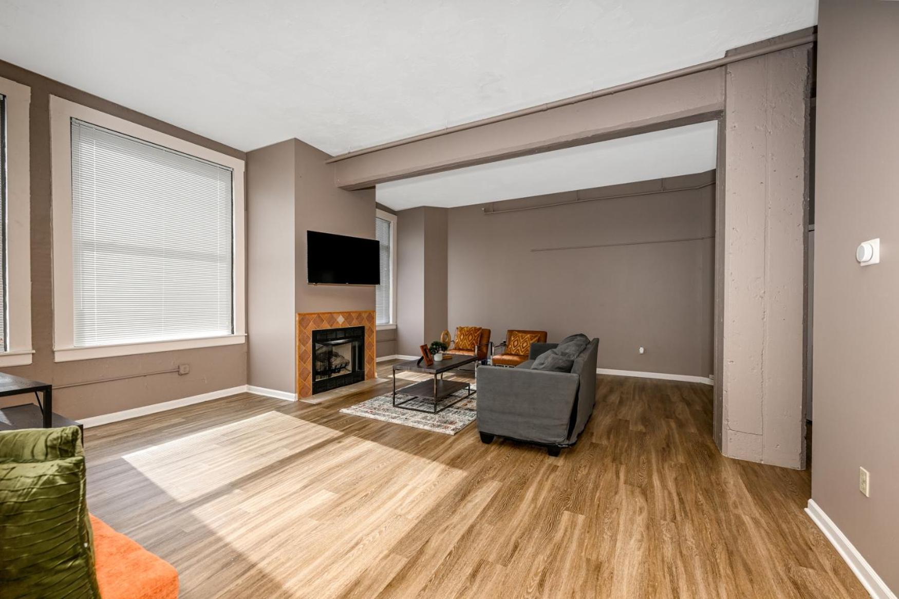 2 Bath Prkg+Gym+Sauna Perk Plaza +30 Day Cleveland Esterno foto